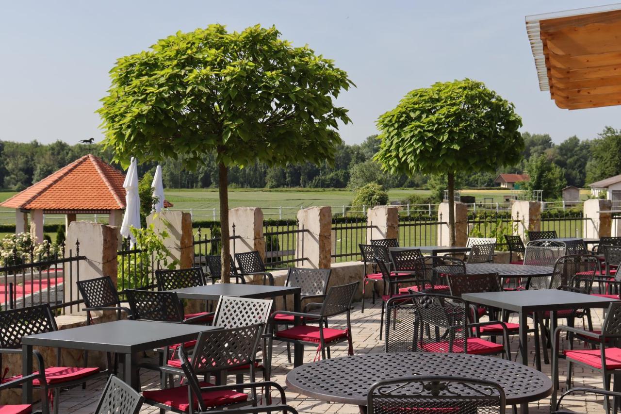 Landsteakhaus Hotel Marxheim Eksteriør billede